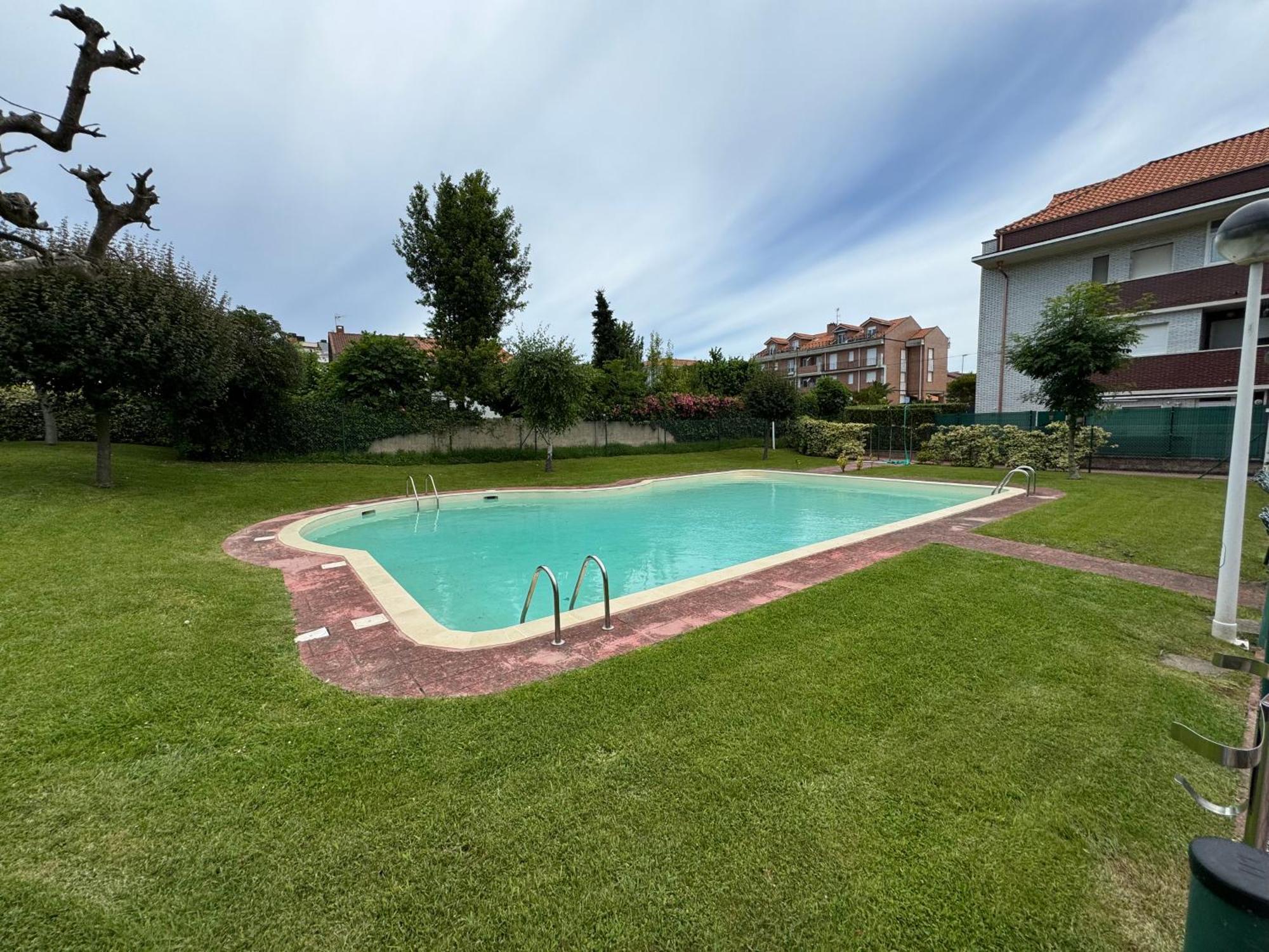 Апартаменты Garaje Y Piscina Comunitaria! Суансес Экстерьер фото